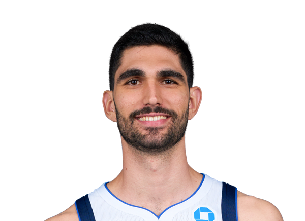 Santi Aldama headshot
