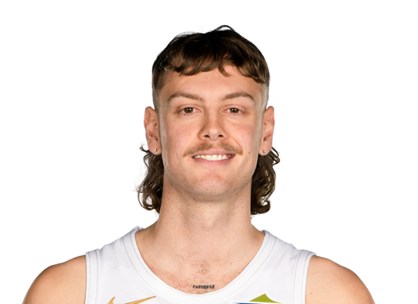 Luke Travers headshot