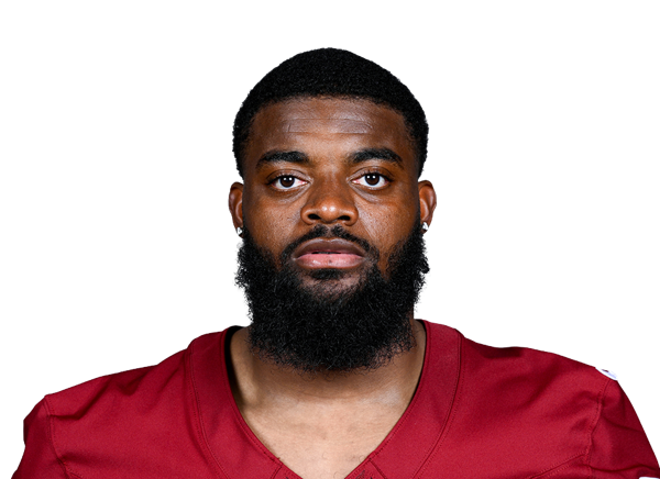 Amik Robertson headshot