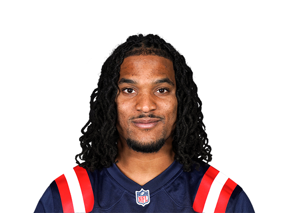 Azizi Hearn headshot