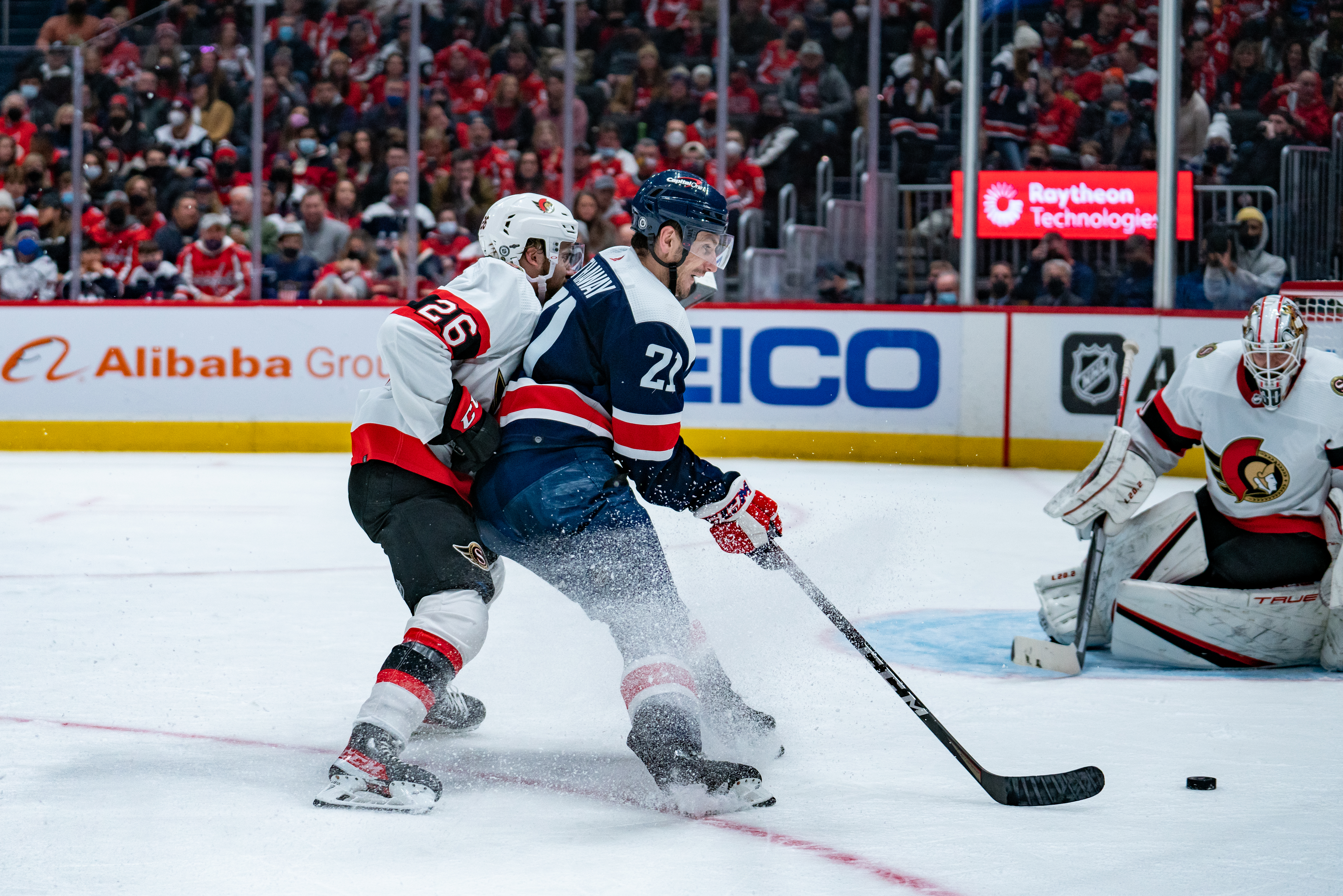 Erik Brännström in action with the Senators vs Washington
