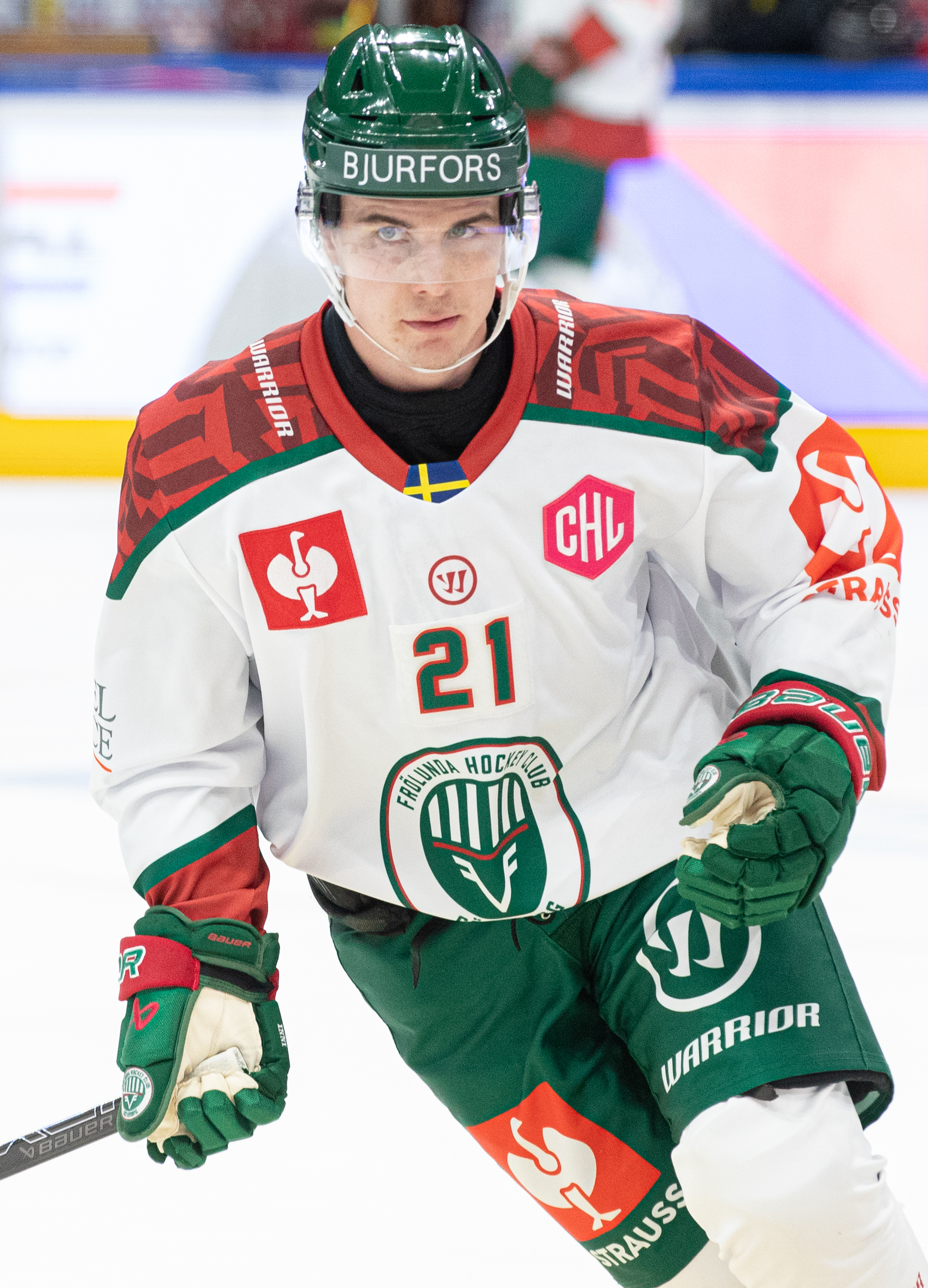 Jere Innala wearing Frölunda jersey 21 during the match