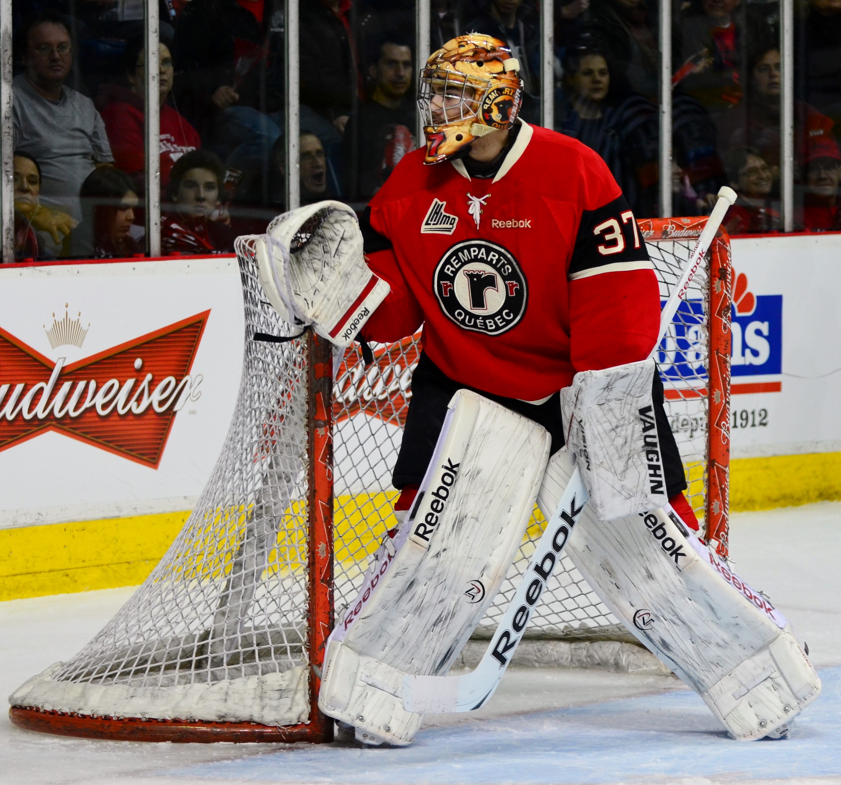 Remparts de Québec goalie Louis Domingue in game action