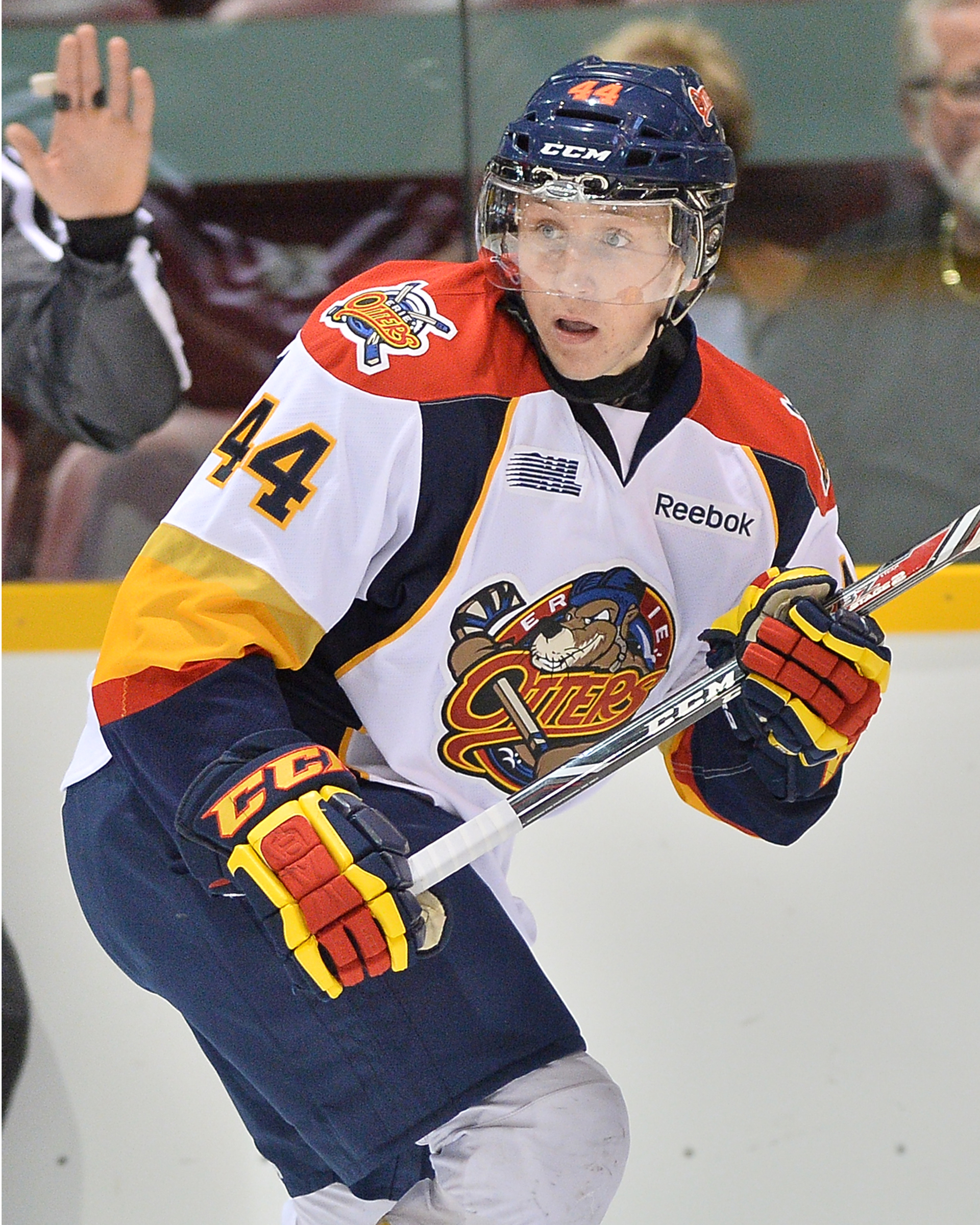 Travis Dermott, Erie Otters defenceman #44