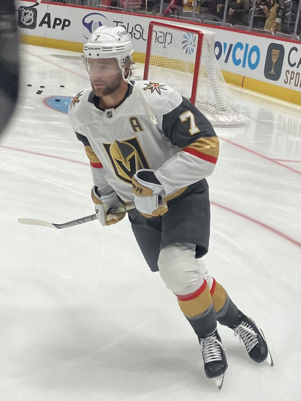 Alex Pietrangelo warming up with the Golden Knights, October 2024