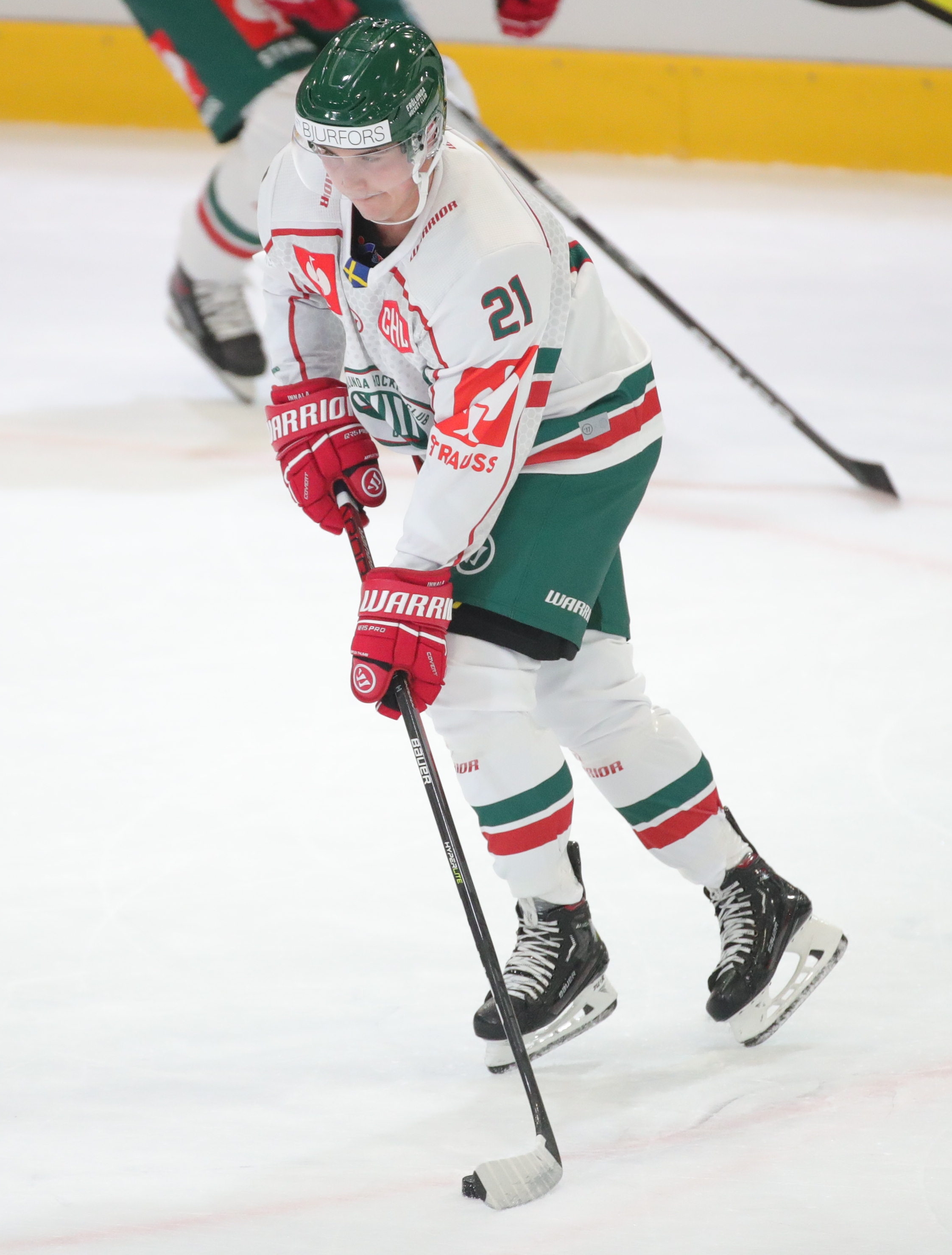 Jere Innala on the ice during 2022–23 Champions Hockey League match