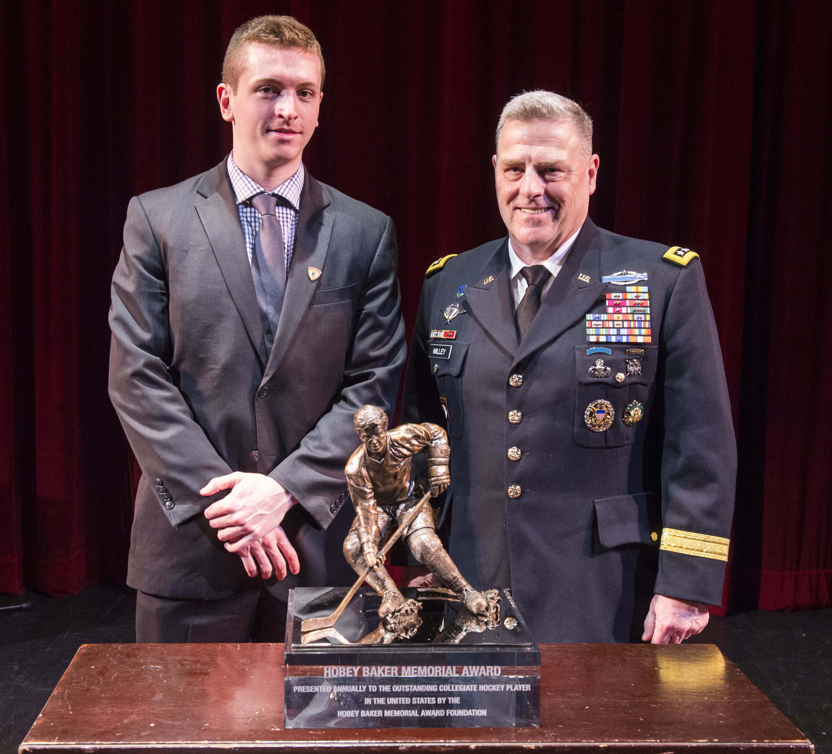 Jimmy Vesey cropped at the Hobey Baker announcement, April 8, 2016