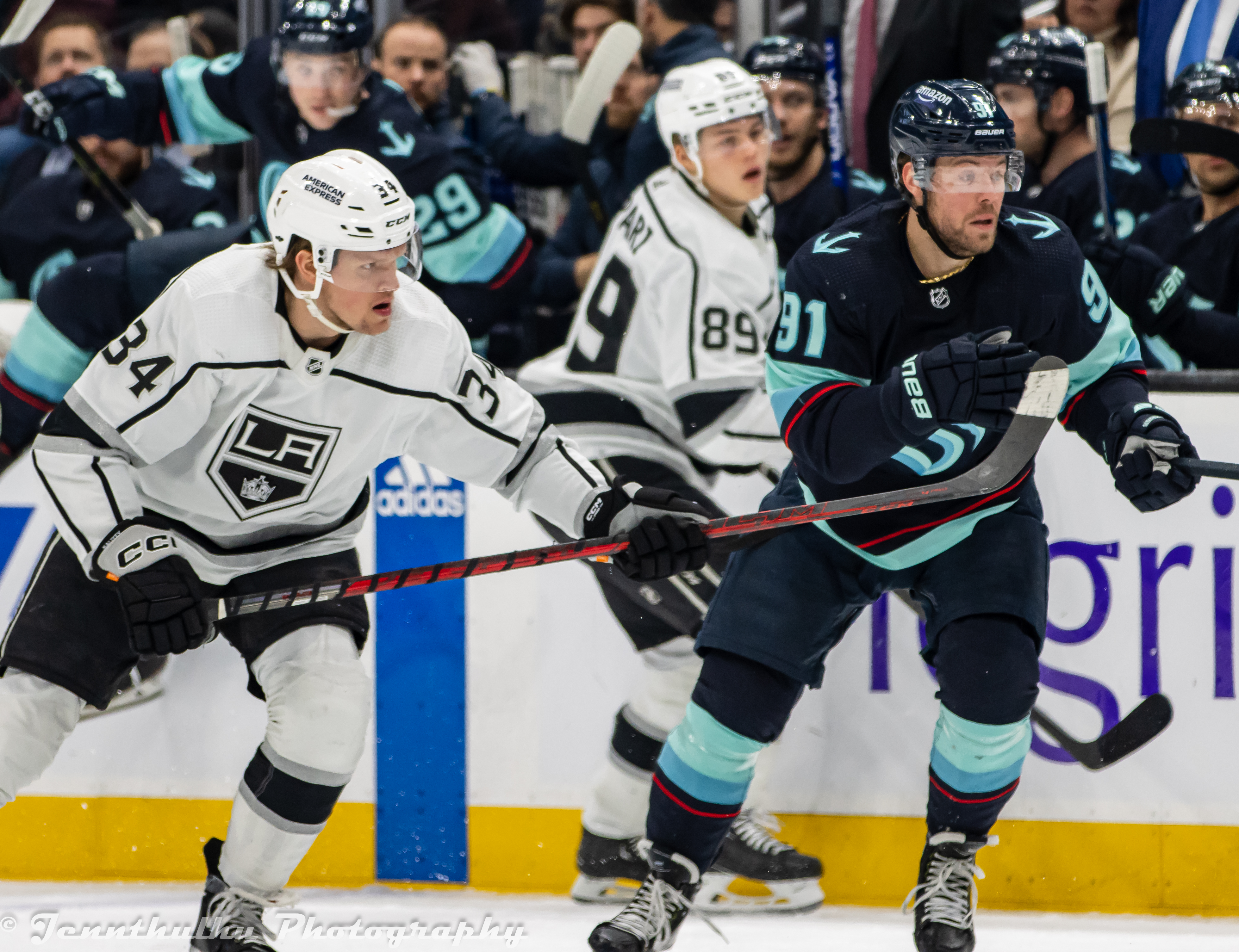 Rasmus Kupari in Los Angeles Kings jersey with teammates, 2023