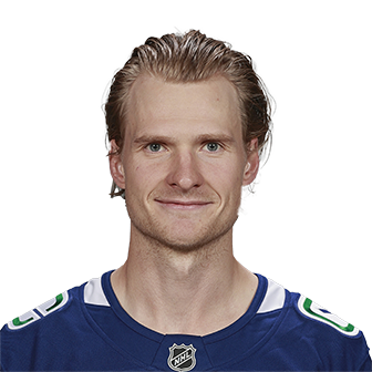 Danton Heinen headshot