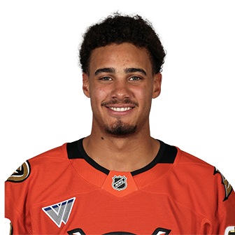 Tyson Hinds headshot