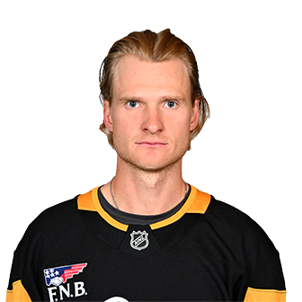 Danton Heinen headshot