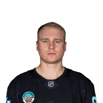 Kaapo Kakko headshot